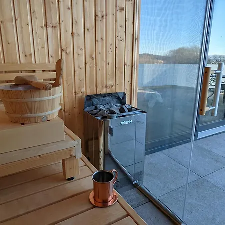Luxurioese Mit Sauna アパート *